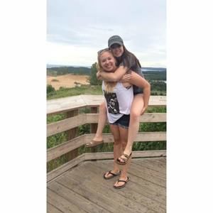 Meet your Posher, Alyssa